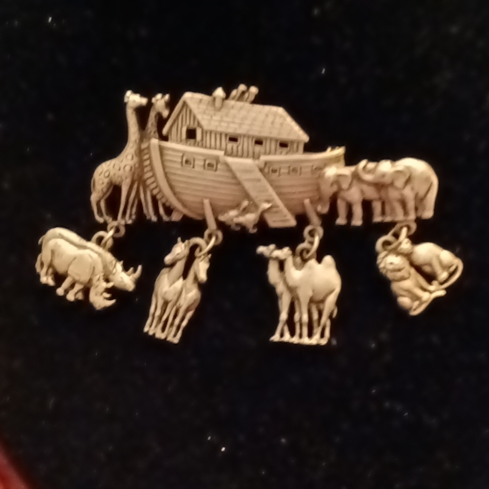 Lg Vintage Noah and Ark Brooch Pin